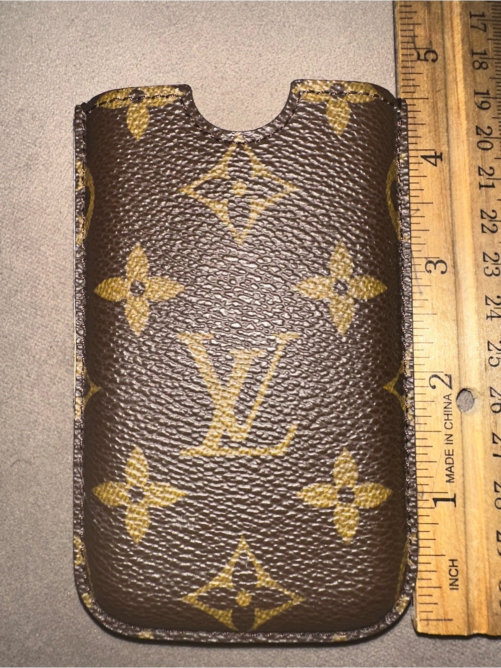 Louis Vuitton Monogram Card/ Accessories Sleeve - Picture 5 of 6